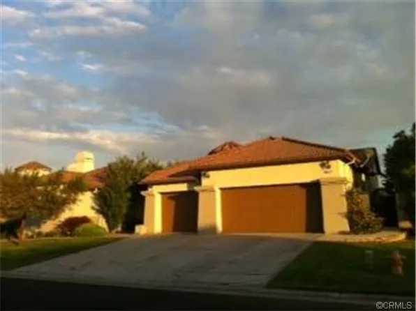 8885 Laguna Dr, Chowchilla, CA 93610