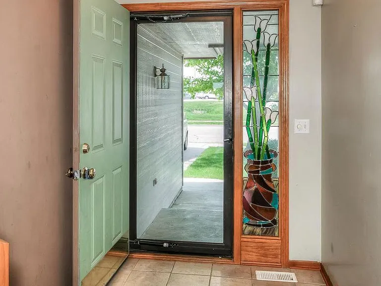 10907 Ellison Ave — Photo 3