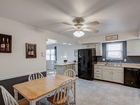 4th image of 1533 Continental Dr