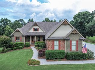 8633 Drake Dr, Lula, GA 30554