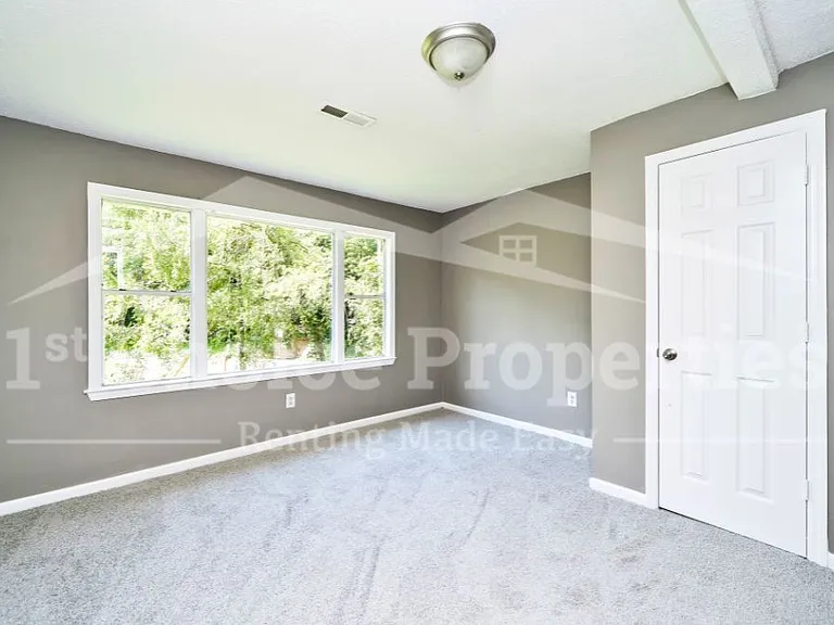 25 Kendall Ave — Photo 6