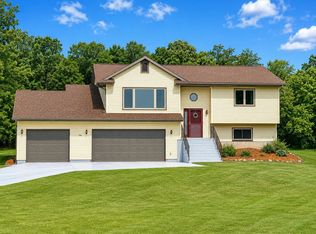 703 Meadowview Ln, Lodi, WI 53555
