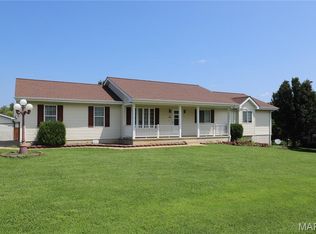 70 Swan Ln, Farmington, MO 63640