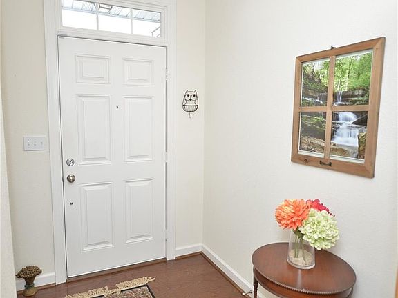 3rd image of 519 Abelia Way