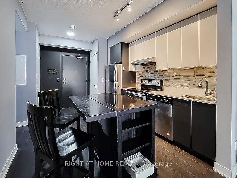 5260 Dundas St #306 — Photo 7