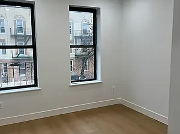 30-32 33rd Street image 5 of 6