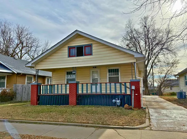 904 E Ash St, Salina, KS 67401