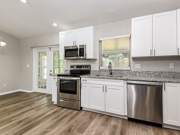 5th image of 711 17th St NE