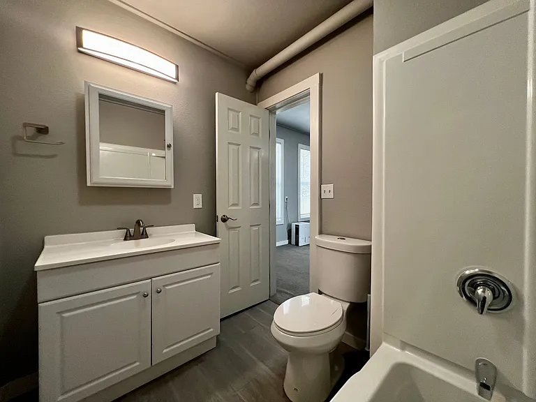 401 NW Bailey Ave #200 — Photo 20