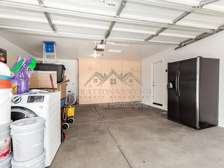 6631 E Rhodes St — Photo 17