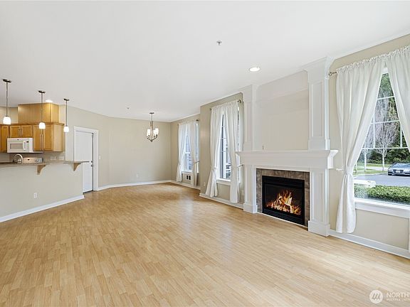3rd image of 10515 221st Lane NE #102