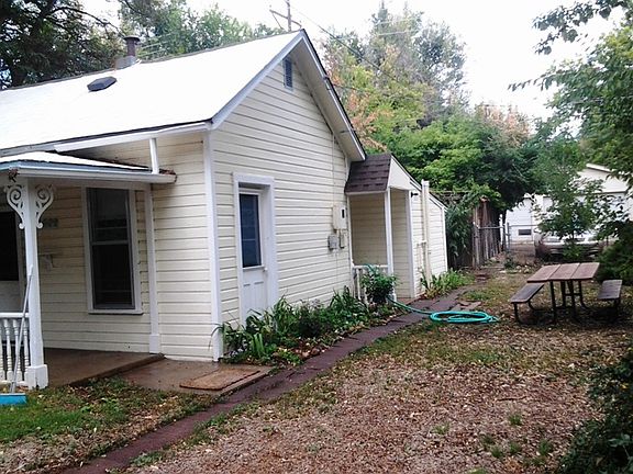 2409 Pine - yard