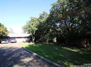 813 Ivy Ln, Terrell Hills, TX 78209
