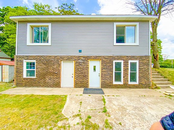 2nd image of 3500 E 35th Pl