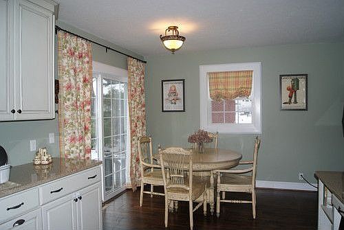 3rd image of 53 Sullivan St