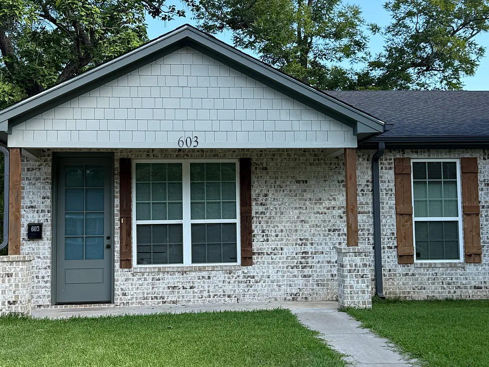 603 Nacogdoches St #603