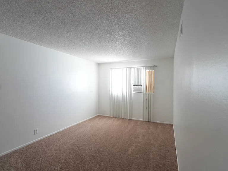 8040 Stewart And Gray Rd #204 — Photo 12