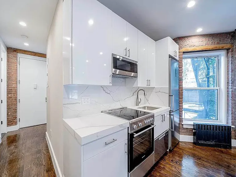 171 6th Ave #2D — Photo 2