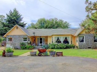 507 W Pine St, Central Point, OR 97502