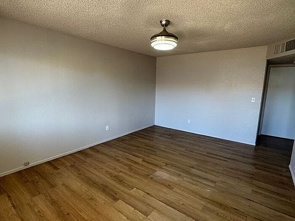 3rd image of 217 W Jacinto St APT A