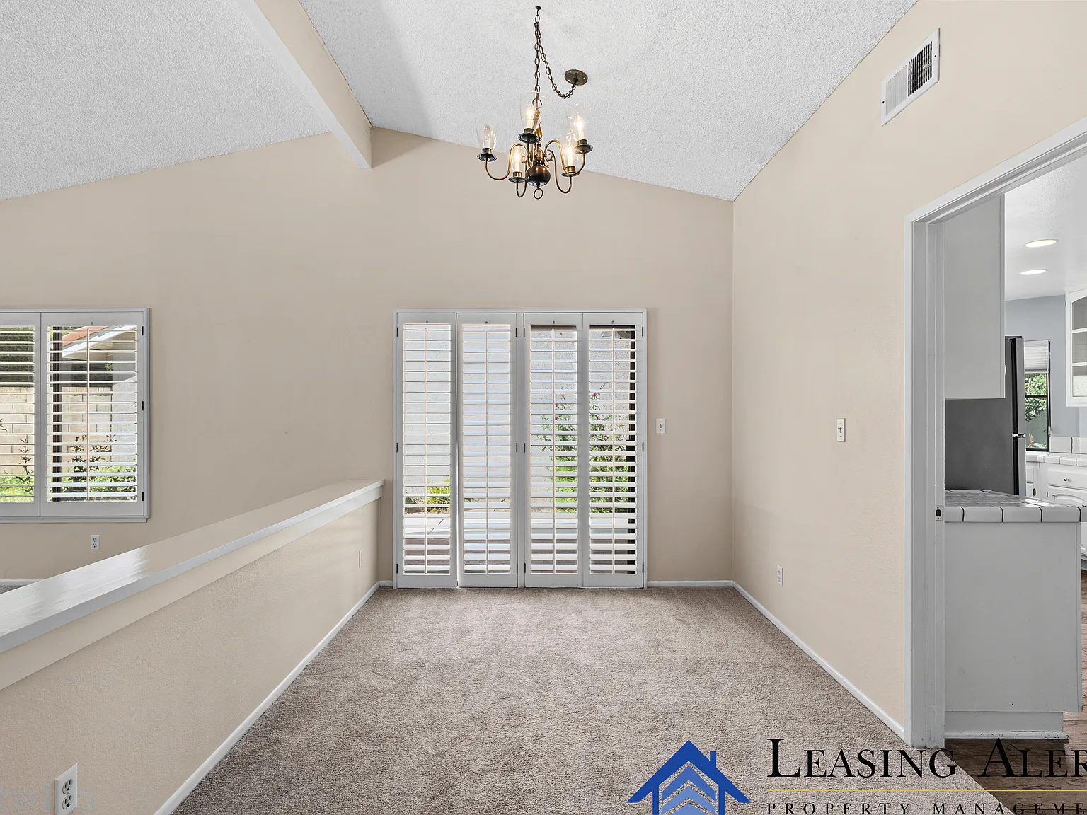 2 bed, 1374 sqft, $3,300 — Photo 4