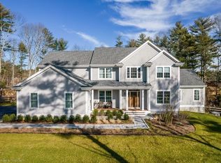 2 High Ridge Dr, Mattapoisett, MA 02739