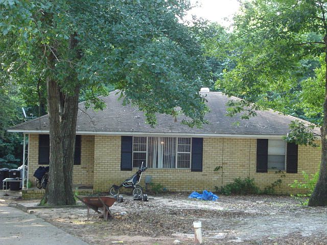 2nd image of 2423 Derwent Dr