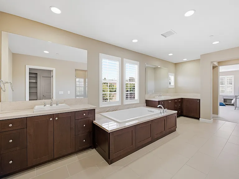 138 Mayflower St — Photo 31