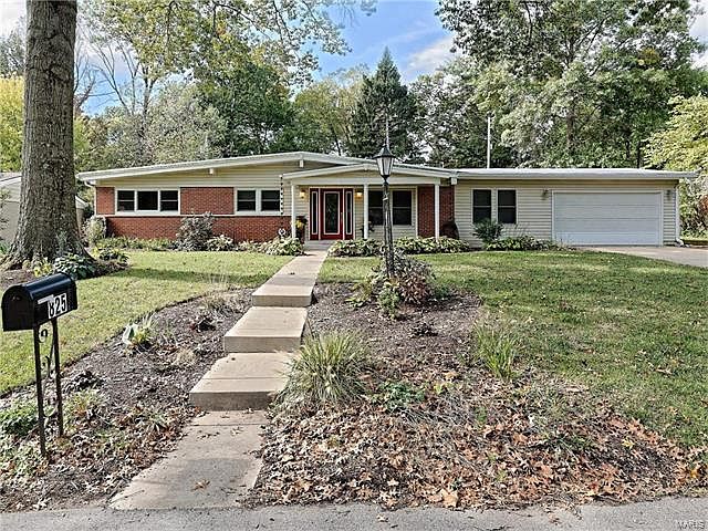 1st image of 825 Louwen Dr