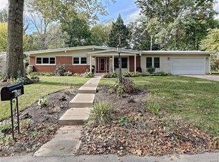825 Louwen Dr, Saint Louis, MO 63124