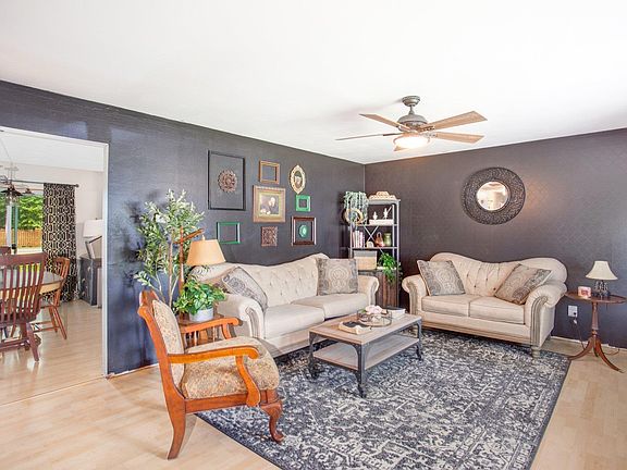 5th image of 90 Greenway Dr