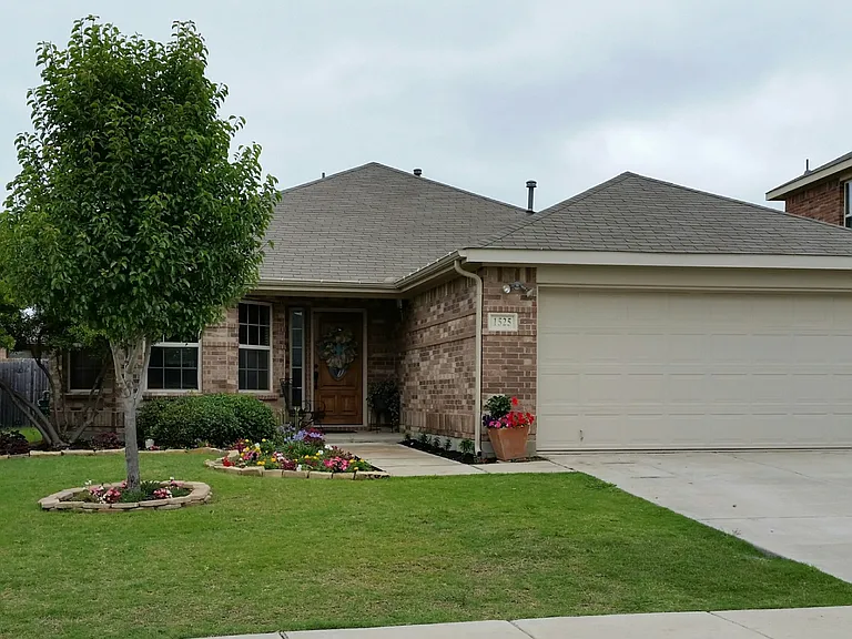 1525 Rosson Rd — Photo 1