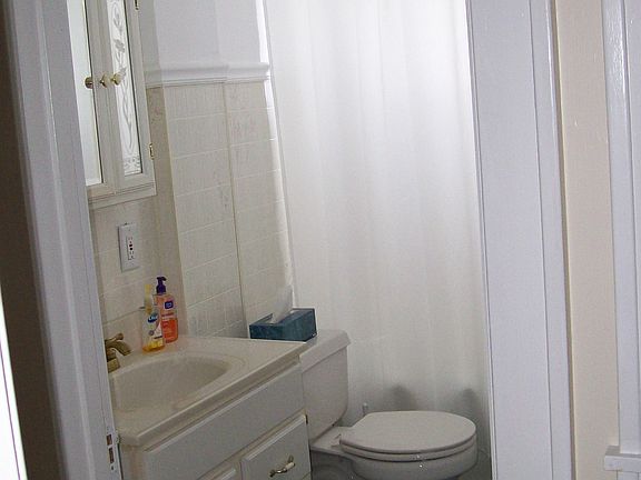 2nd image of 2667 Sussex St SE