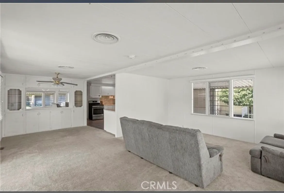 2 bed, 1100 sqft, $1,525 — Photo 3