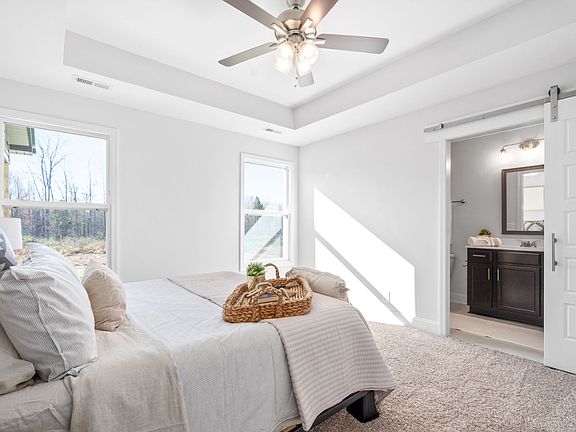 5th image of 2118 Ireland Way