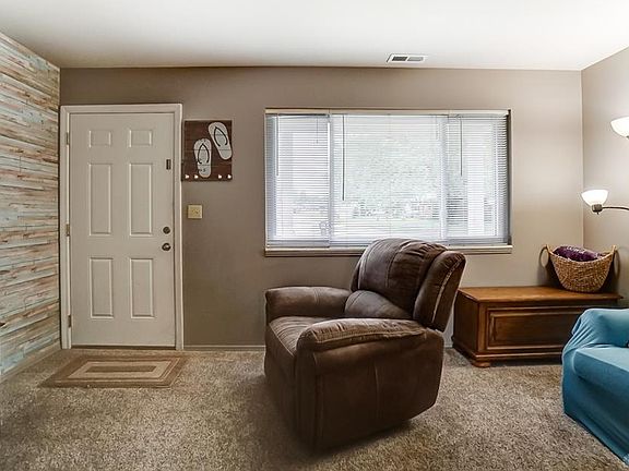 4th image of 2407 Saint Andrews Dr