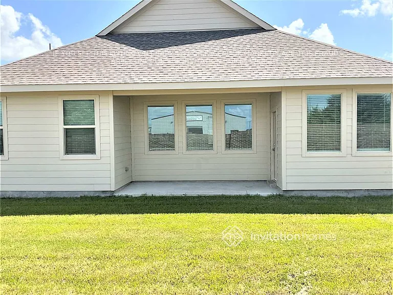 605 Fitzroy Ln — Photo 15