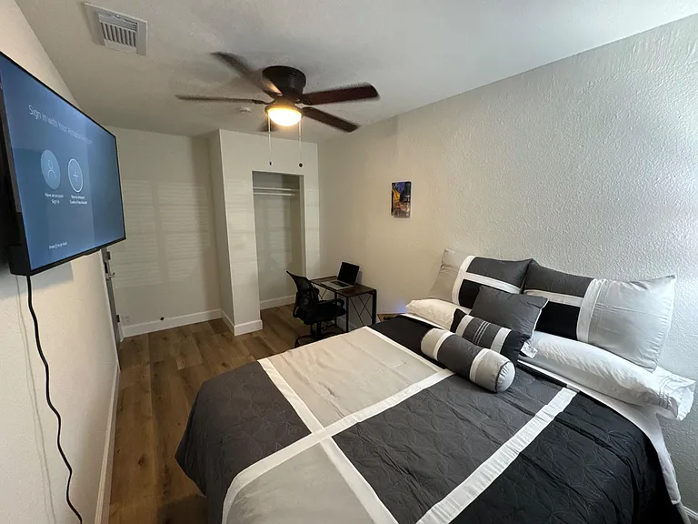 4k TV and Closet