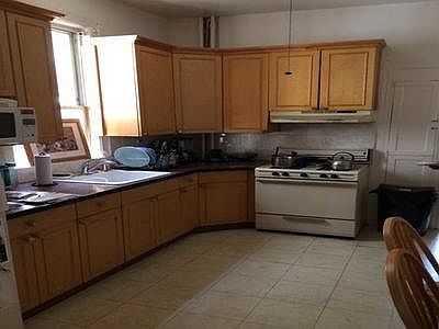 3rd image of 670 Union St #A