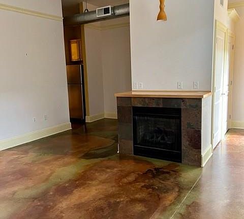 5th image of 43 Chestnut St Unit 303