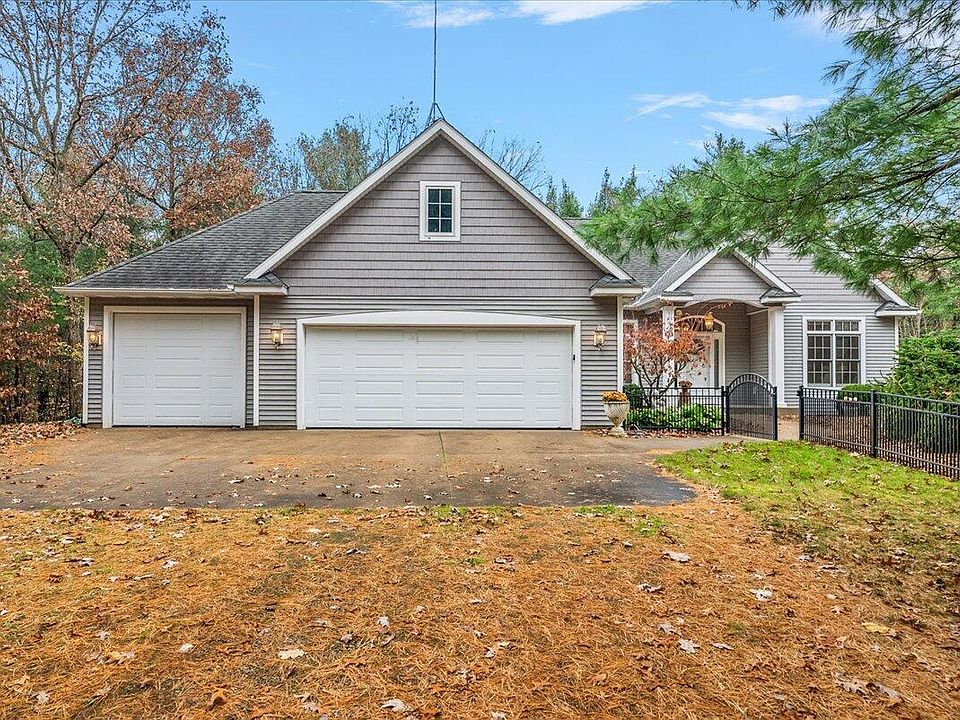1st image of 3835 Silver Creek Dr