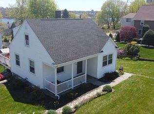 2086 Riverside Ave, Somerset, MA 02726