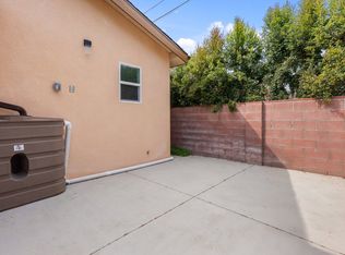 17223 Cantlay St, Van Nuys, CA 91406