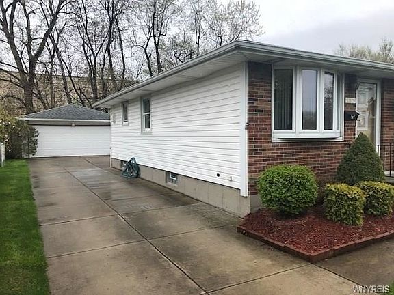 3rd image of 119 Colden Ct