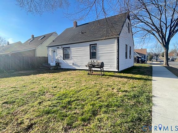 4th image of 1600 Edwards Ave
