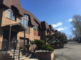 1907 Clintonville St, Whitestone, NY 11357