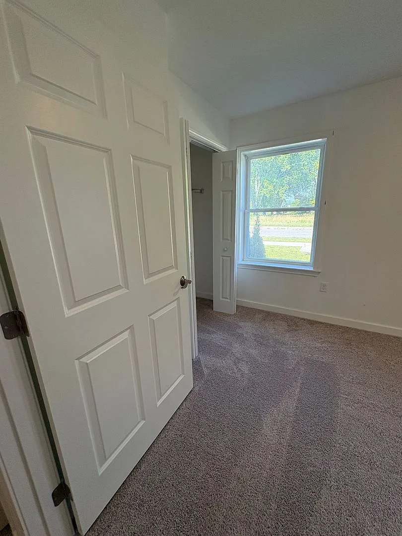 24 Jersey Way (16 Unit Building) — Photo 4