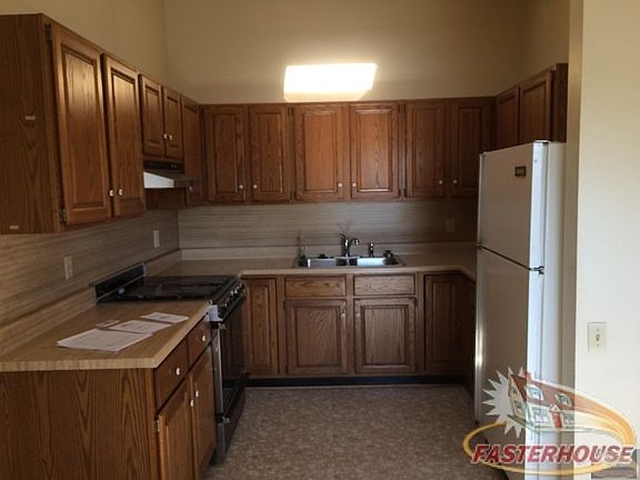 3 Mustang Ct. - Kitchen
