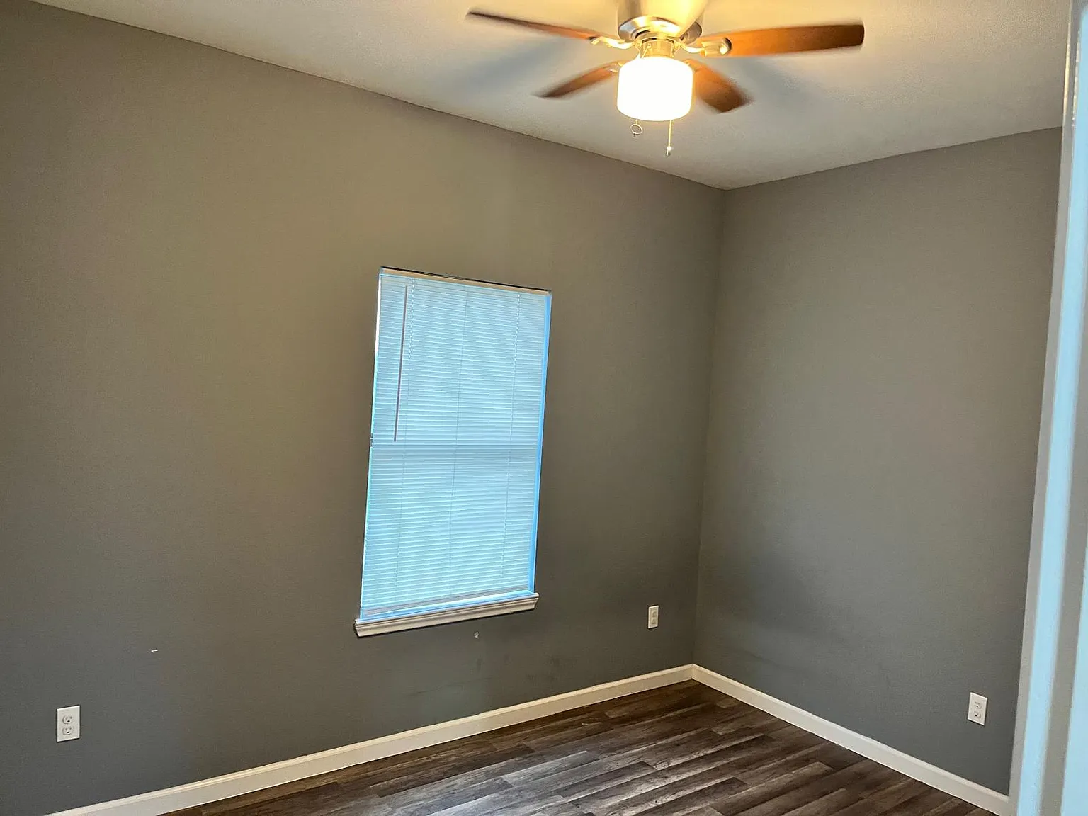 2 bed, 1.5 bath, 1056 sqft, $1,200 — Photo 4
