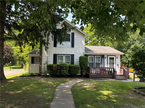 8223 High St, Garrettsville, OH 44231